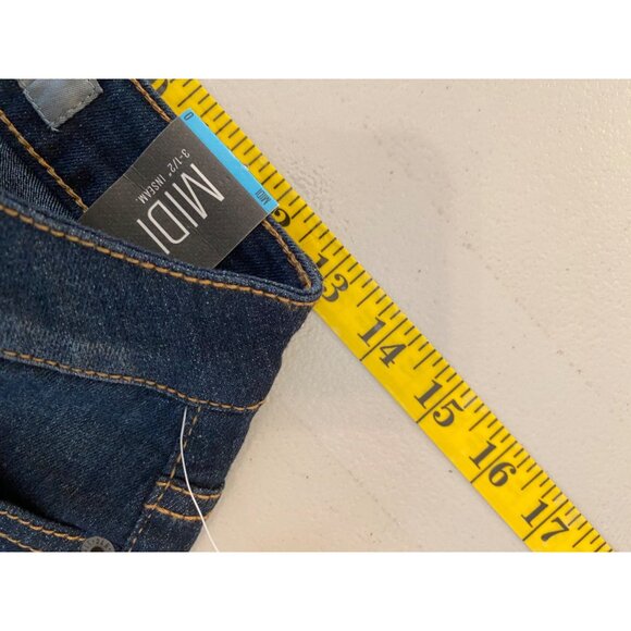 NWT Aeropostale Short Seriously Stretchy Denim Medium Wash Mid Rise Size 6 - Picture 10 of 10